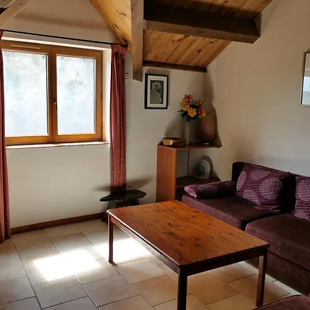 Castel De - Le Griffon * Cantobre