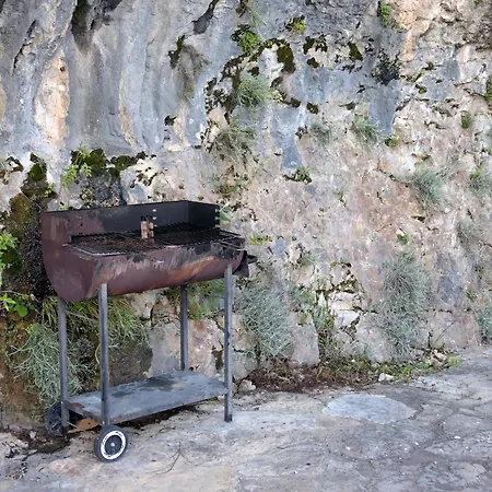 Castel De - Le Griffon * Cantobre