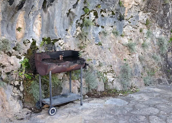 Castel De - Le Griffon * Cantobre